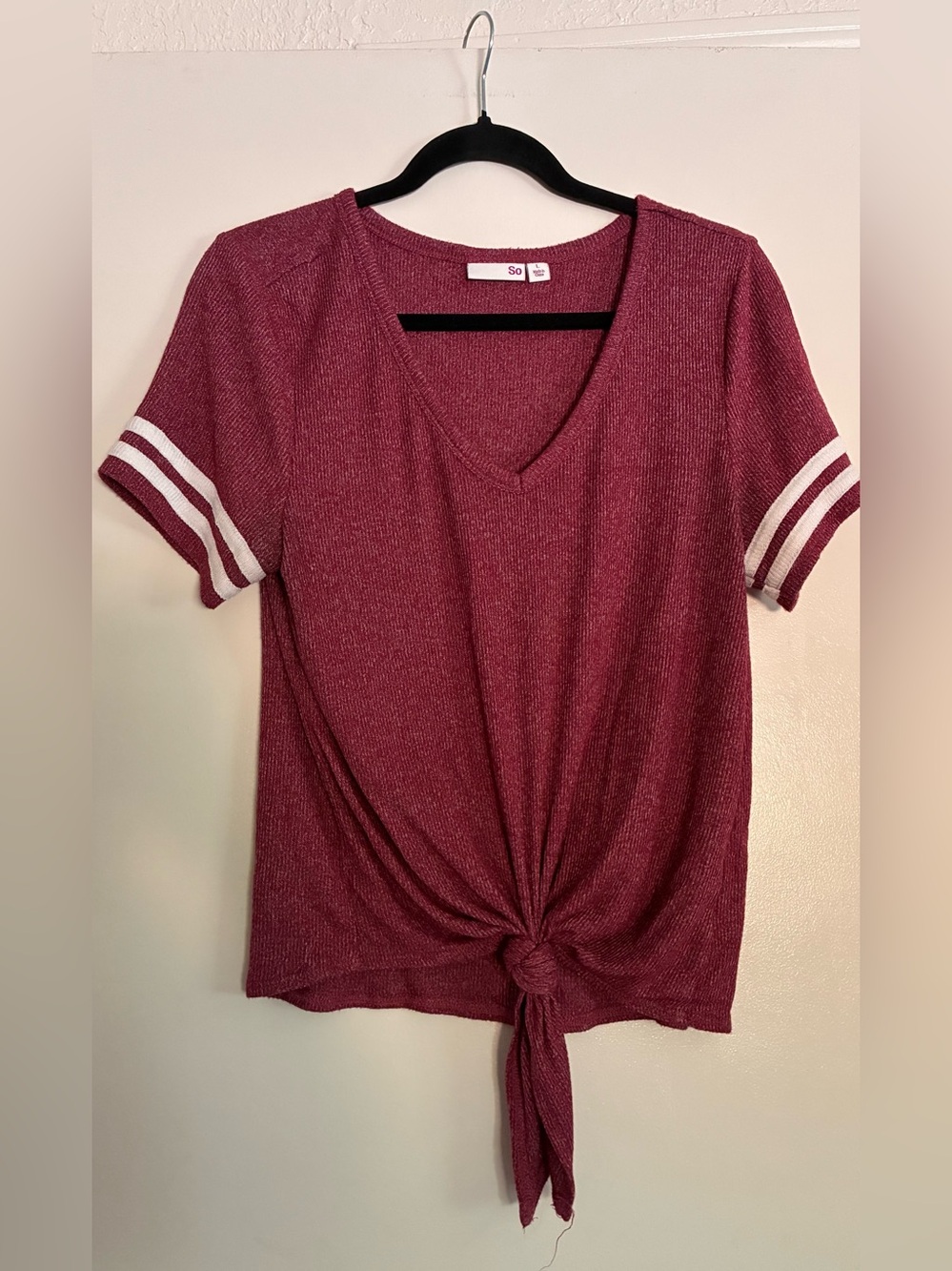 SO Brand Maroon Varsity Tee With Knotted Front Sporty Ribbed V-neck